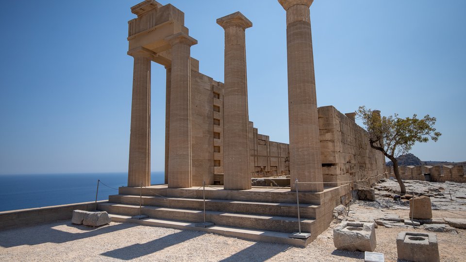 Säulen des Athena-Tempels auf der Akropolis von Lindos