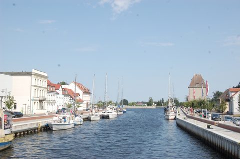 Radweg bei Ueckermünde auf der Route Richtung Usedom